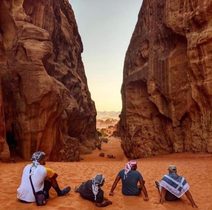 Hidden Wadi Rum Camp Екстер'єр фото